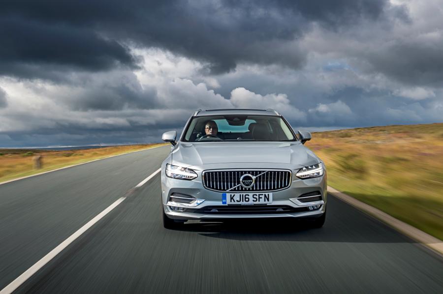  Volvo V90 D4 Inscription 2016 года  (UK) (фото 10 из 30)